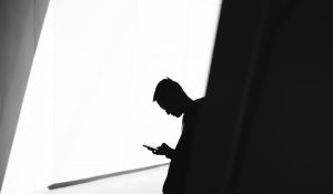 Cos’è il catfishing e come riconoscerlo