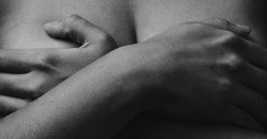 Tumore, l’importanza di sentirsi donna nel percorso di cura