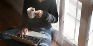Psicoterapia online: efficacia, costi e limiti