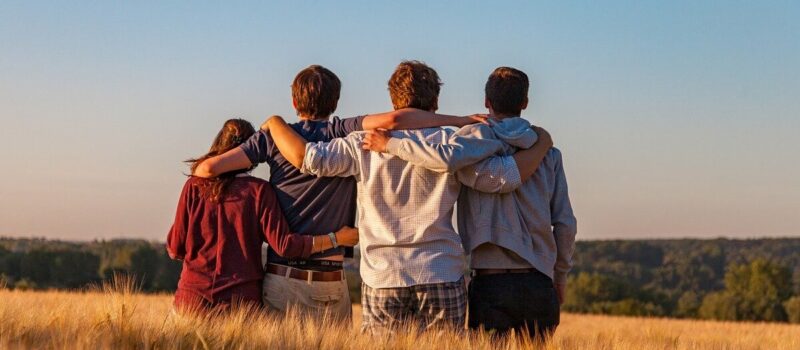 Chi è il giovane adulto: definizione e caratteristiche