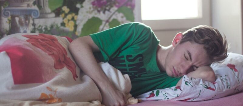 Quali sono le cause della paralisi del sonno e come trattarla