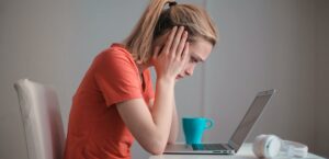 La sindrome dell’impostore: cos’è e in che modo affrontarla?
