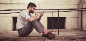 Dipendenza da scrolling infinito, una condizione che ingabbia?