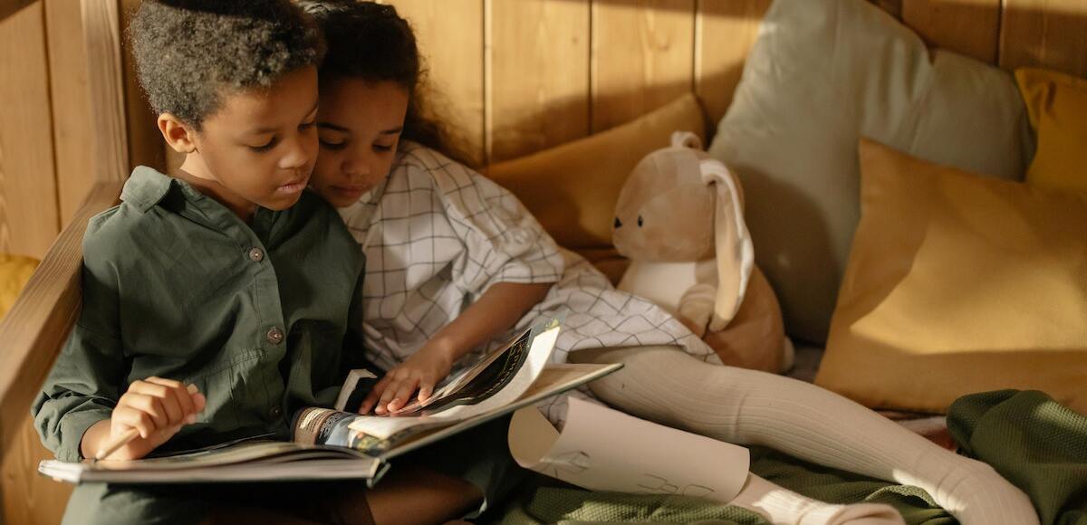 Gli effetti benefici di leggere fiabe ai bambini