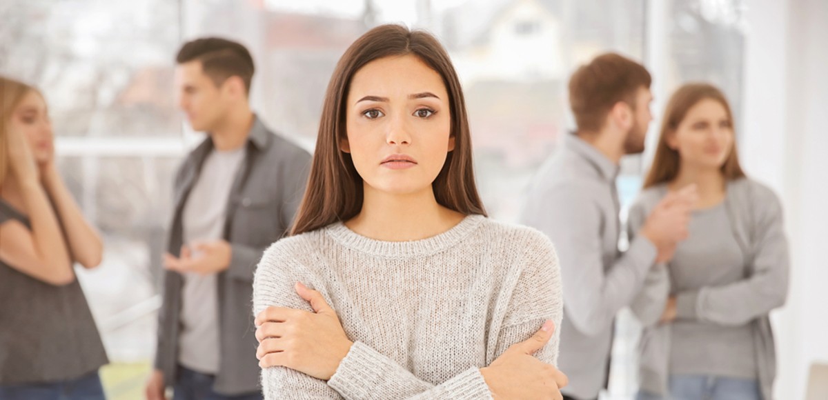 Sconfiggere l’inibizione sociale per vivere autenticamente