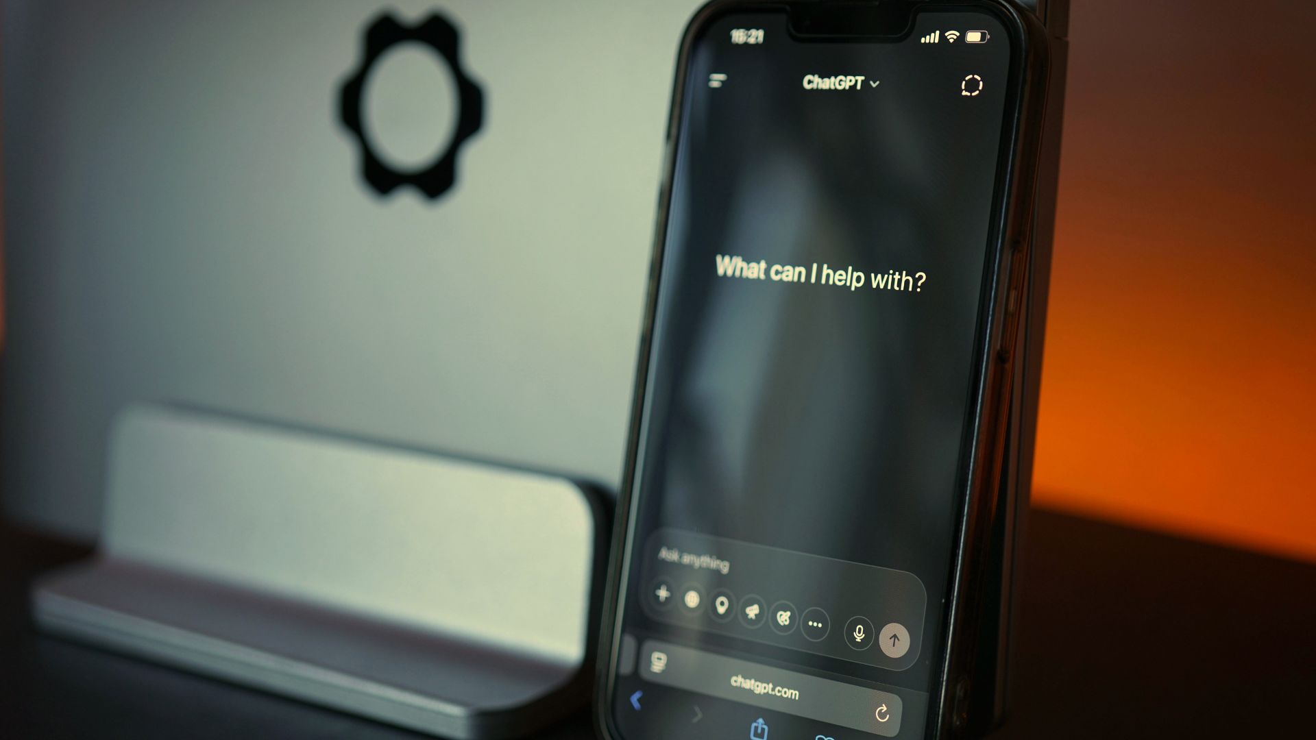 Parlare con un chatbot ci fa sentire meno soli?