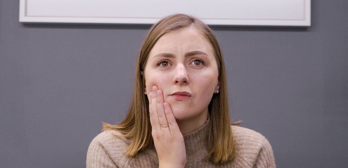 dente devitalizzato fa male? Solitamente no, non dovrebbe