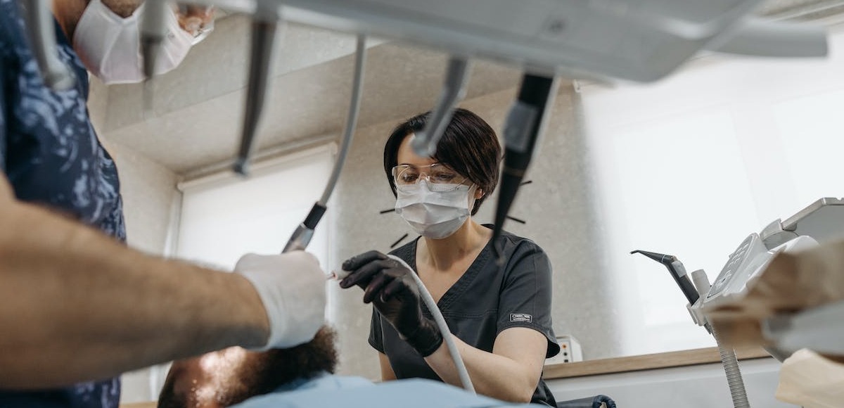 devitalizzare dente fa male, la risposta è no