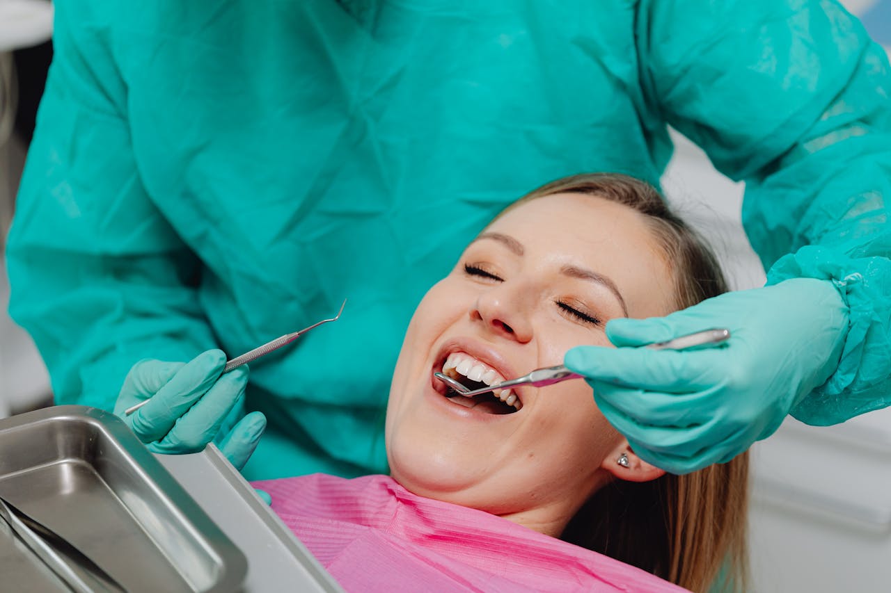 denti consumati, cause, sintomi, terapia